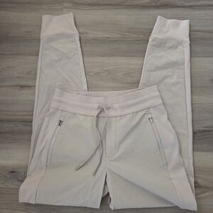 ATHLETA Hybrid Trek Jogger Pants‎ Size 2 ~EUC-Birch Grey